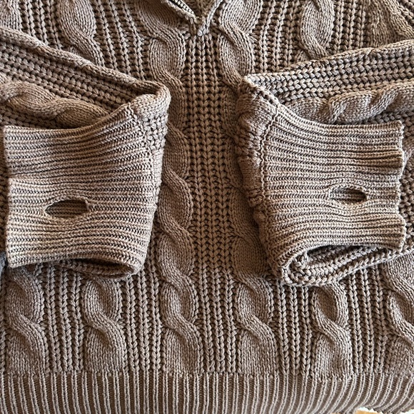 Cozy Brown Cable Knit Sweater - Picture 5 of 5